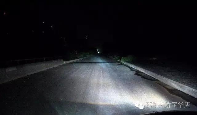 尤其是改過氙氣大燈的車主們，定期檢查電路，檢查火花塞是否積碳老化，這是很有必要的！