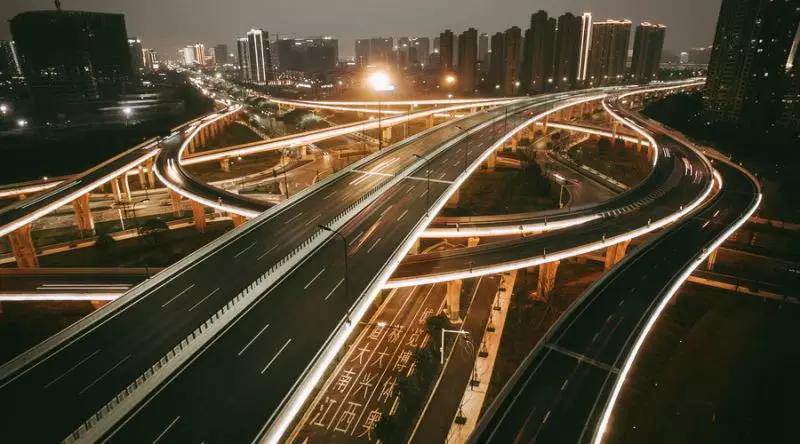 這些上道必知汽車燈語(yǔ)，你知道嗎？